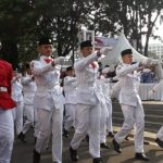 Sang Saka Merah Putih Dikibarkan di Balai Kota Bandung