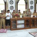 Hentikan Rapat, Oded Shalat Berjamaah di Pendopo Kota Bandung