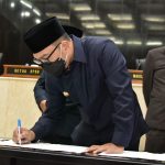 Ridwan Kamil Tandatangani Nota Kesepakatan KUPA-PPAS Tahun Anggaran 2020