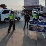 Polda Jabar Pastikan Kendaraan Bawa Penumpang Sakit Boleh Lewat Titik Penyekatan