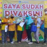 Ribuan Orang Berbondong – Bondong Mengikuti Vaksinasi Di Pabrik Camilan Sehat