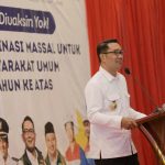 Ridwan Kamil Serahkan Bantuan Keuangan Khusus Desa, Satu BUMDes Satu Laptop