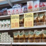 Emak-Emak Menjerit Saat Stok Minyak Goreng Melimpah Tapi Mahal Emak-Emak Menjerit Saat Stok Minyak Goreng Melimpah Tapi Mahal