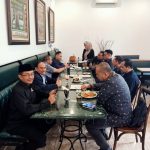 Achdar Sudrajat Takziah ke Rumah Ridwan Kamil Bareng AHY, Sampaikan Belasungkawa Untuk Eril Achdar Sudrajat Takziah ke Rumah Ridwan Kamil Bareng AHY, Sampaikan Belasungkawa Untuk Eril