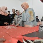 KERAJINAN: Atalia Resmikan Rumah Belajar Batik Tasikmalaya