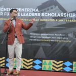 JABAR FUTURE LEADERS, Gubernur Ridwan Kamil Serahkan 614 Beasiswa Pendidikan