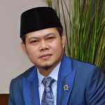 Bantu Masyarakat, Wakil Ketua DPRD Jabar Serahkan Satu Unit Mobil Ambulans untuk LSM Saperak