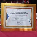 Ridwan Kamil Raih Penghargaan Pemimpin Tepopuler di Media Arus Utama dari Serikat Perusahaan Pers Ridwan Kamil Raih Penghargaan Pemimpin Tepopuler di Media Arus Utama dari Serikat Perusahaan Pers