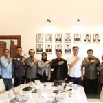 Ketua Komisi I DPRD Jabar Hadiri Acara Penandatanganan Berita Acara Bersama KPU dan Bawaslu Tingkat Provinsi Jawa Barat Ketua Komisi I DPRD Jabar Hadiri Acara Penandatanganan Berita Acara Bersama KPU dan Bawaslu Tingkat Provinsi Jawa Barat