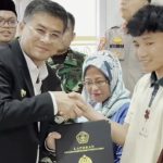 Wagub Erwan Setiawan Serahkan Ijazah dan Berikan Motivasi Siswa SMK Taruna Harapan 1 Cipatat