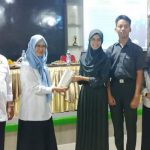 dr. Hj. Ratnawati Berikan Pendidikan Demokrasi Kepada Siswa SMA Negeri 1 Sindang Indramayu
