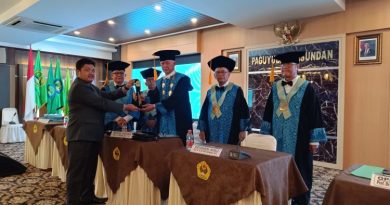 Irwandi Raih Gelar Doktor Ilmu Sosial Dari Universitas Pasundan, Angkat Model Pengawasan PPIU di Jawa Barat Irwandi Raih Gelar Doktor Ilmu Sosial Dari Universitas Pasundan, Angkat Model Pengawasan PPIU di Jawa Barat