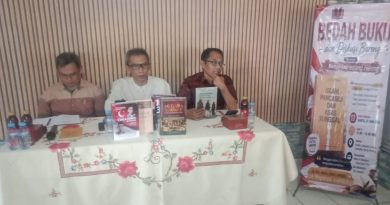 Membedah Akar Dialektika Islam dan Pancasila: Komunitas Henang-Hening Kupas Pemikiran Deliar Noer